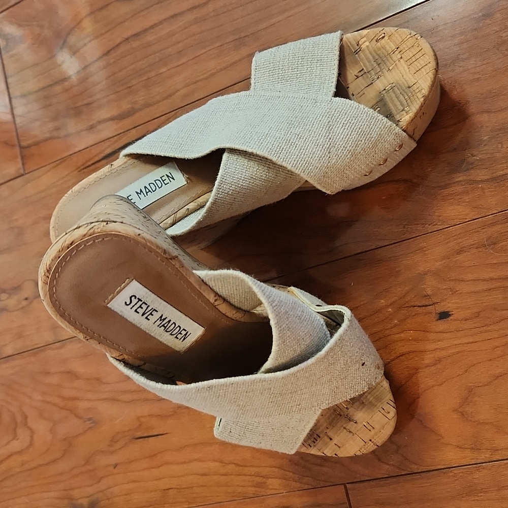 Steve Madden Platforms/Sandals